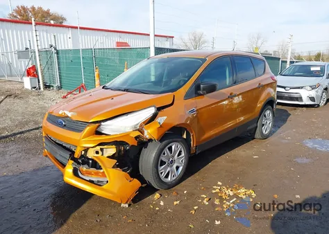 2016 Ford Escape S z USA, uszkodzony, nr VIN 1FMCU0F73GUB55680